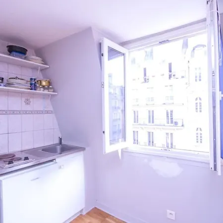 Lejlighed Beautiful Cosy Studio Near Concorde